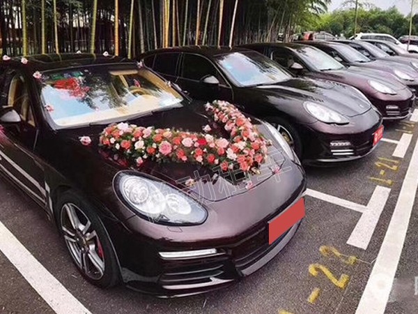 勞斯萊斯古思特+5輛保時(shí)捷Panamera車隊(duì)