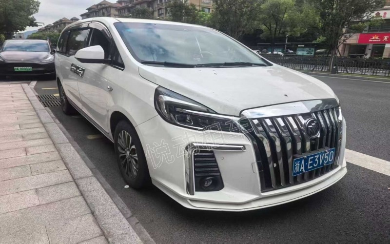 商務(wù)租車中的禮儀文化，提升企業(yè)形象的小細(xì)節(jié)